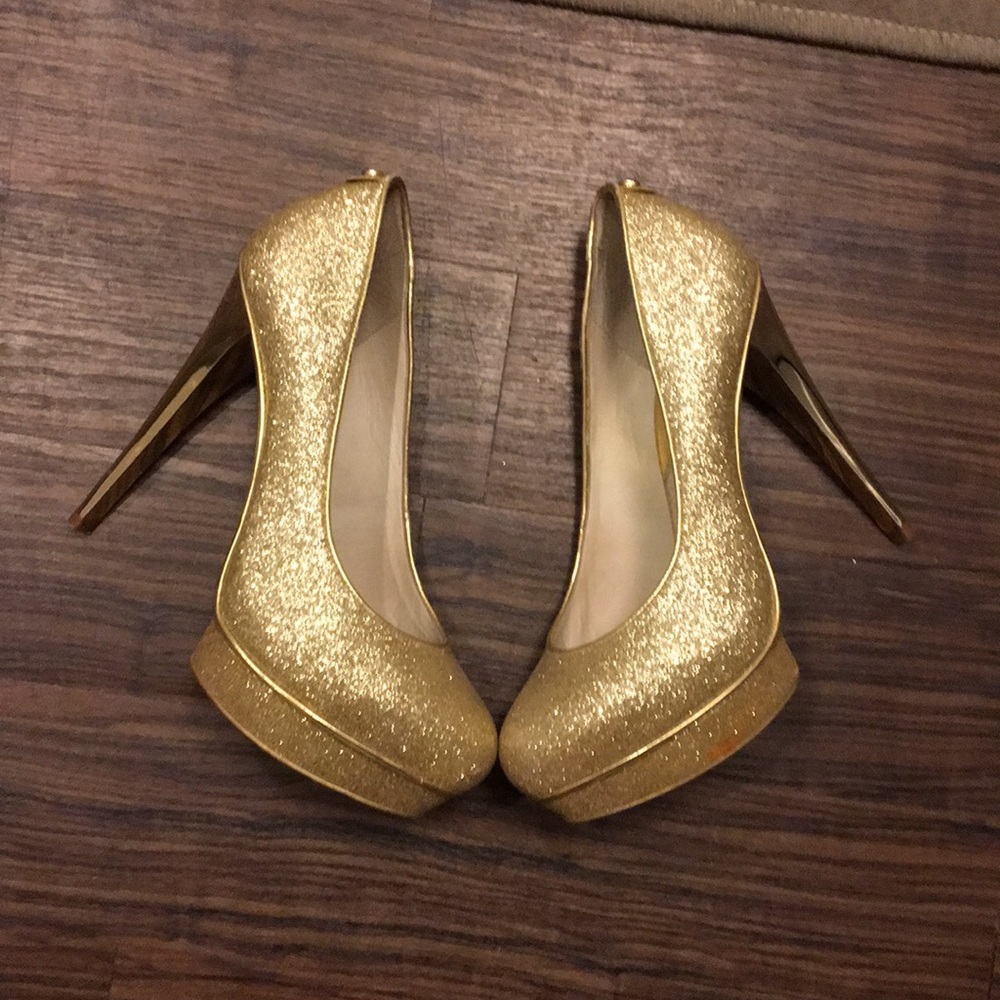 MICHAEL KORS GOLD PLATFORM PUMPS